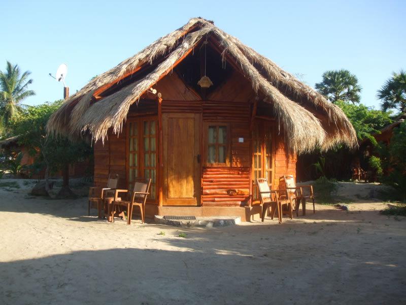 Kirinda Beach Resort, Yala Exterior foto